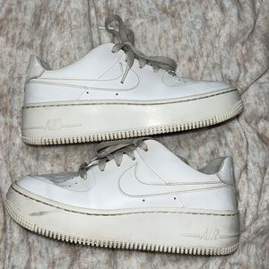 NIKE Air Force 1 Sage Low “Triple White”